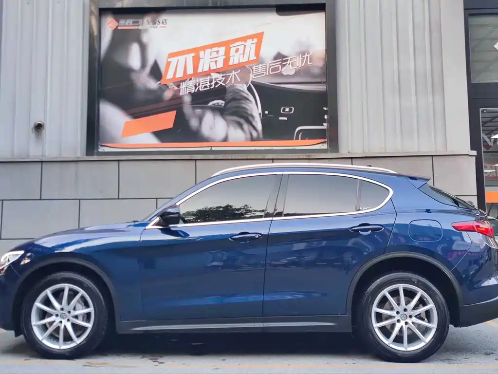 Alfa Romeo Stelvio 2017 2.0T 200HP Luxury