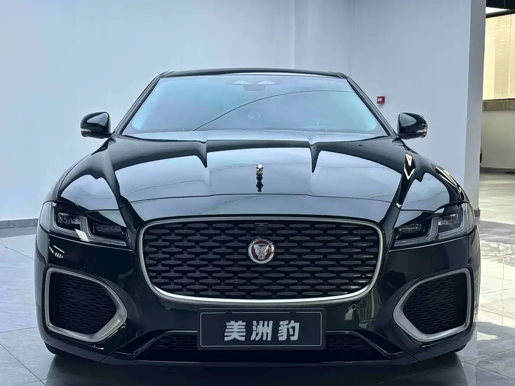 Jaguar XFL — миниатюра 3