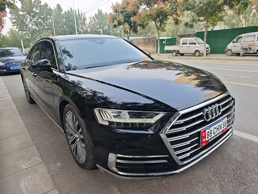 AUDI A8