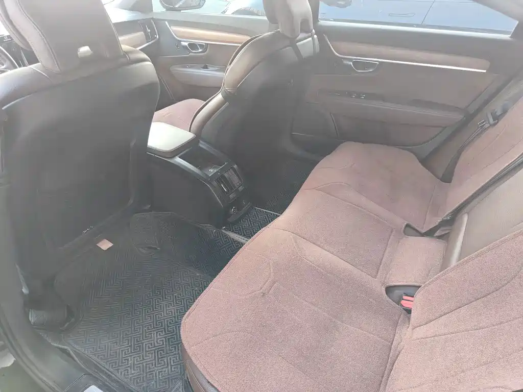 Volvo S90 — миниатюра 6