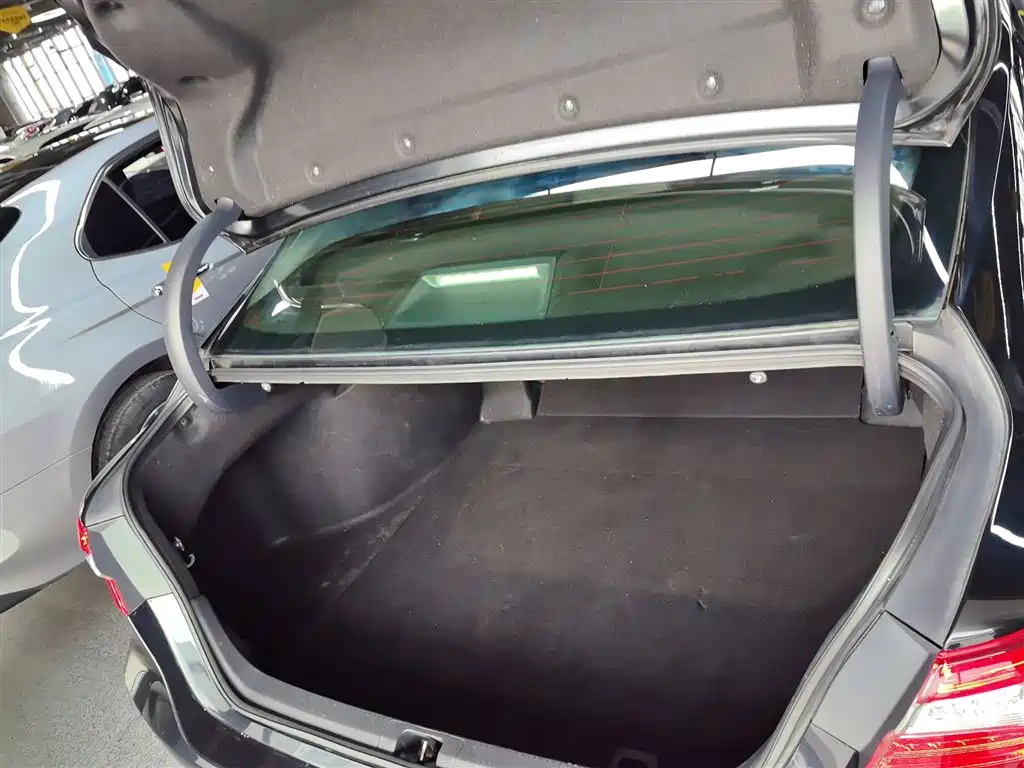 Toyota Camry - фото 15