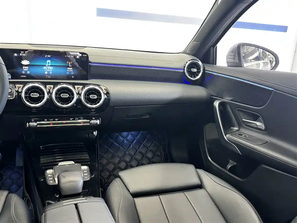 MERCEDES-BENZ A CLASS