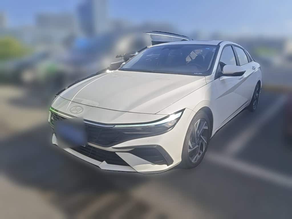 Hyundai Elantra 1.5 л 2025 г. Белый, пробег 9100 км