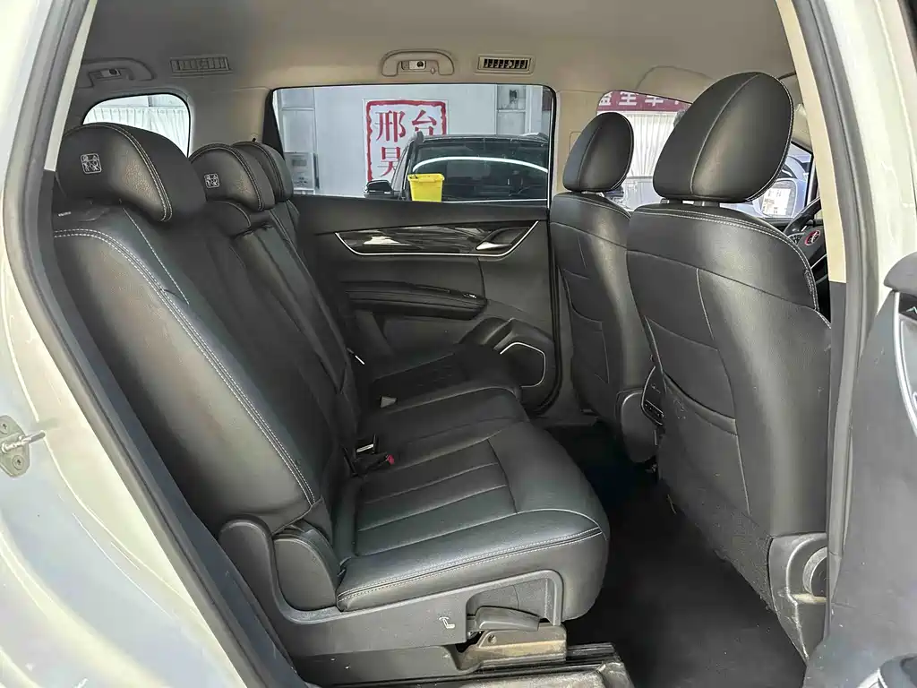 BYD MAX — миниатюра 16