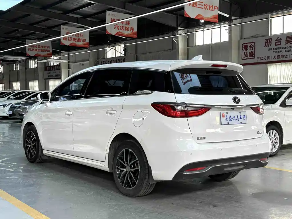 BYD MAX — миниатюра 7
