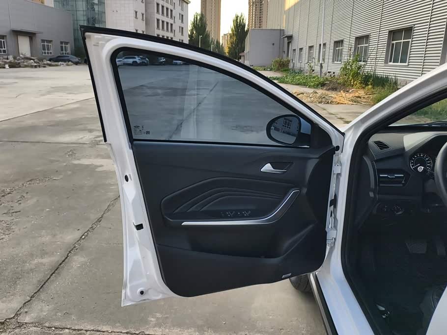 CHERY Tiggo 3x 1.5 л 2024 г. Белый, пробег 5000 км