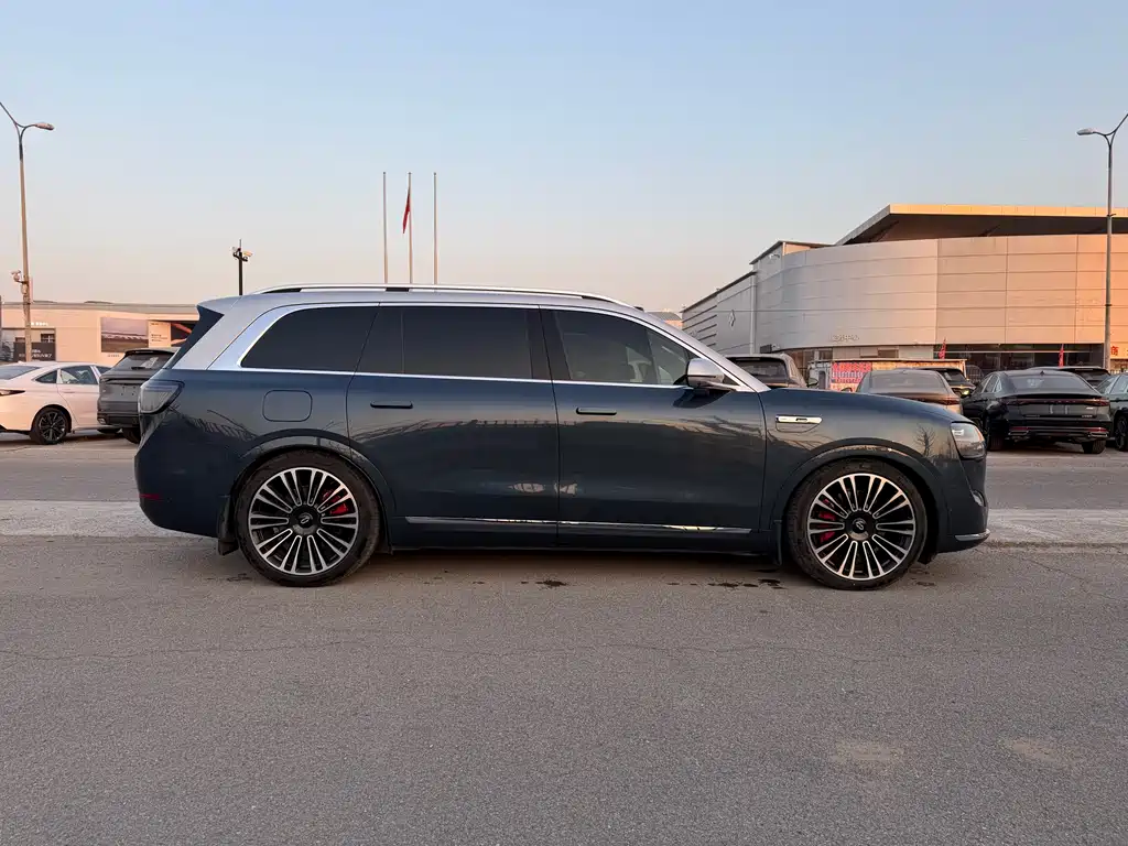 AITO ASK THE WORLD M9