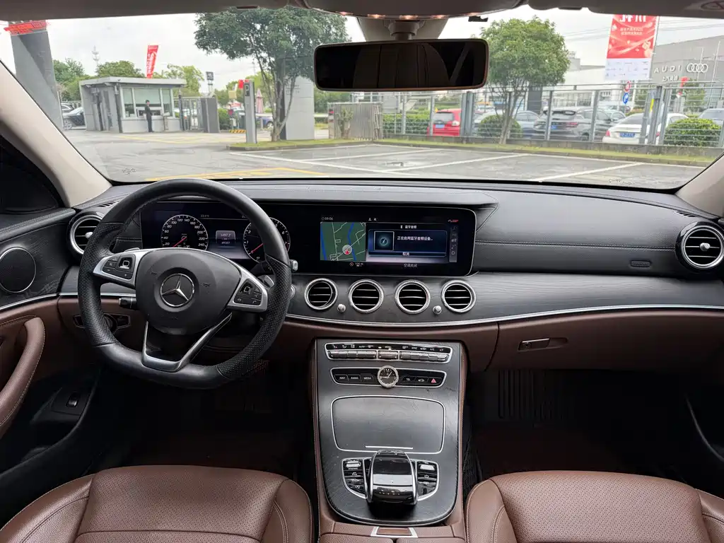 Mercedes-Benz E-Class — миниатюра 18