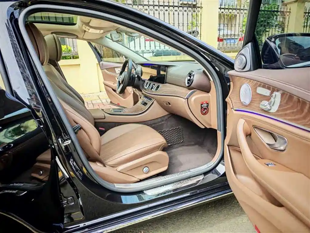 Mercedes-Benz E-Class E 2019 E 300 L Fashion