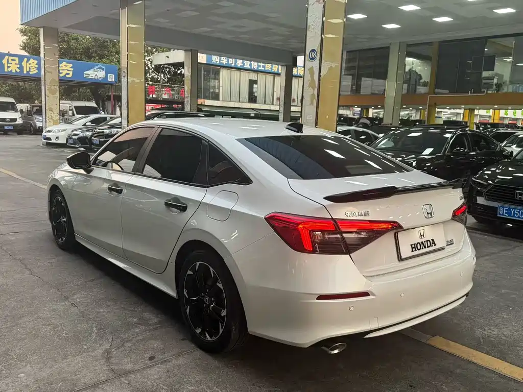 Honda Civic — миниатюра 9