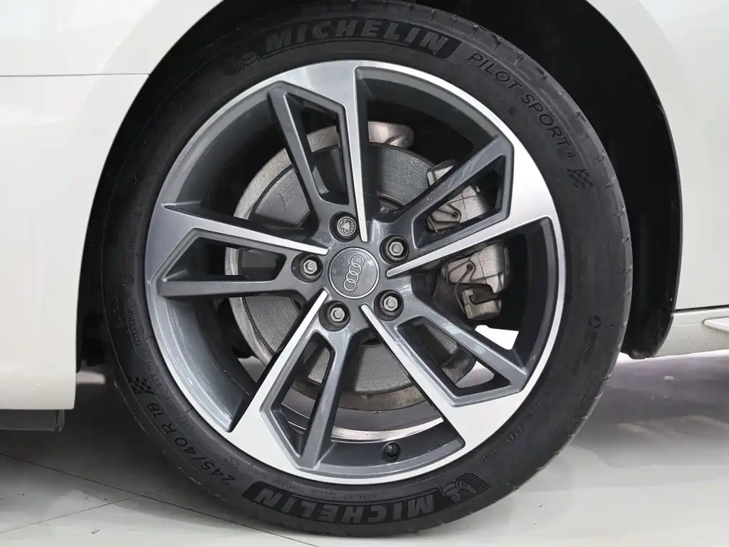 Audi A4L — миниатюра 4