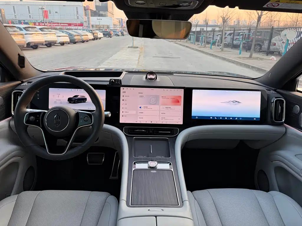 AITO ASK THE WORLD M9