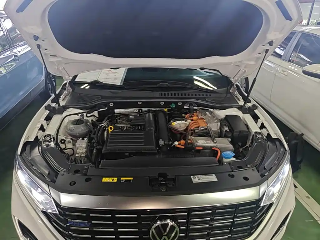 Volkswagen 帕萨特插电混动 — миниатюра 20