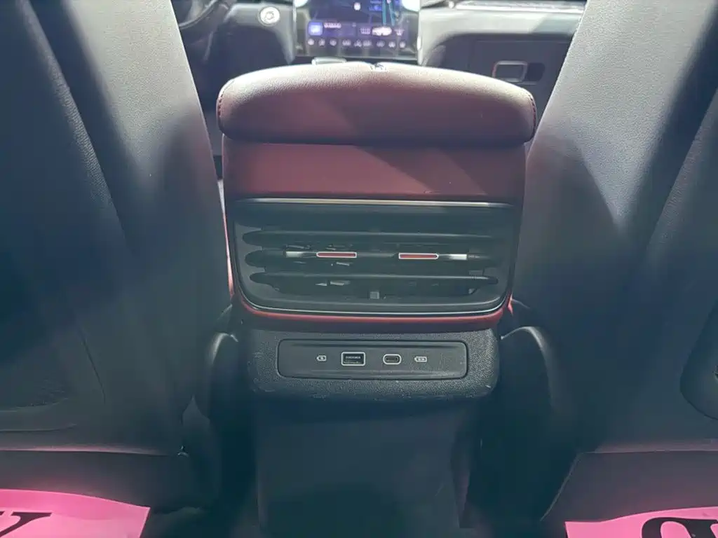 Hongqi Hongqi HS3 — миниатюра 13