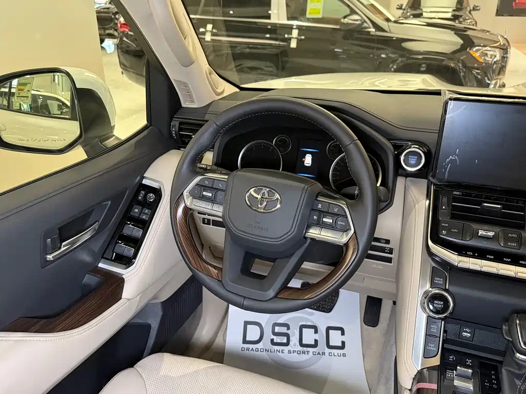 Toyota Land Cruiser LC300 2024 3.5T AT