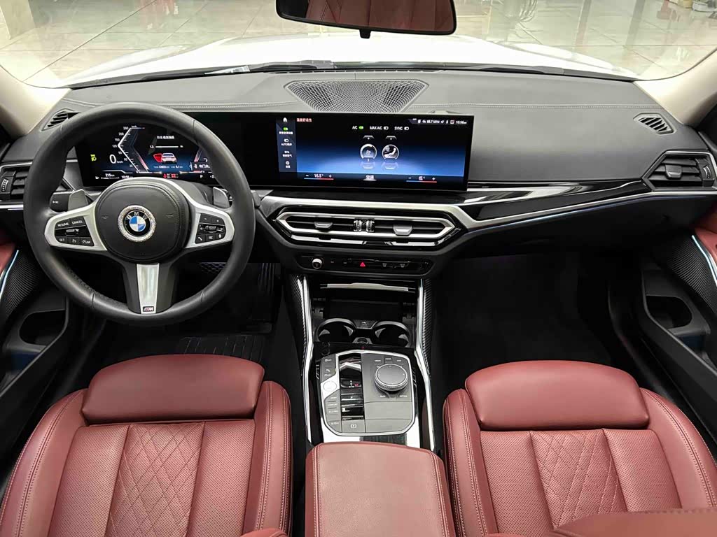 BMW 3 Series 2.0 л 2023 г. Белый, пробег 33600 км