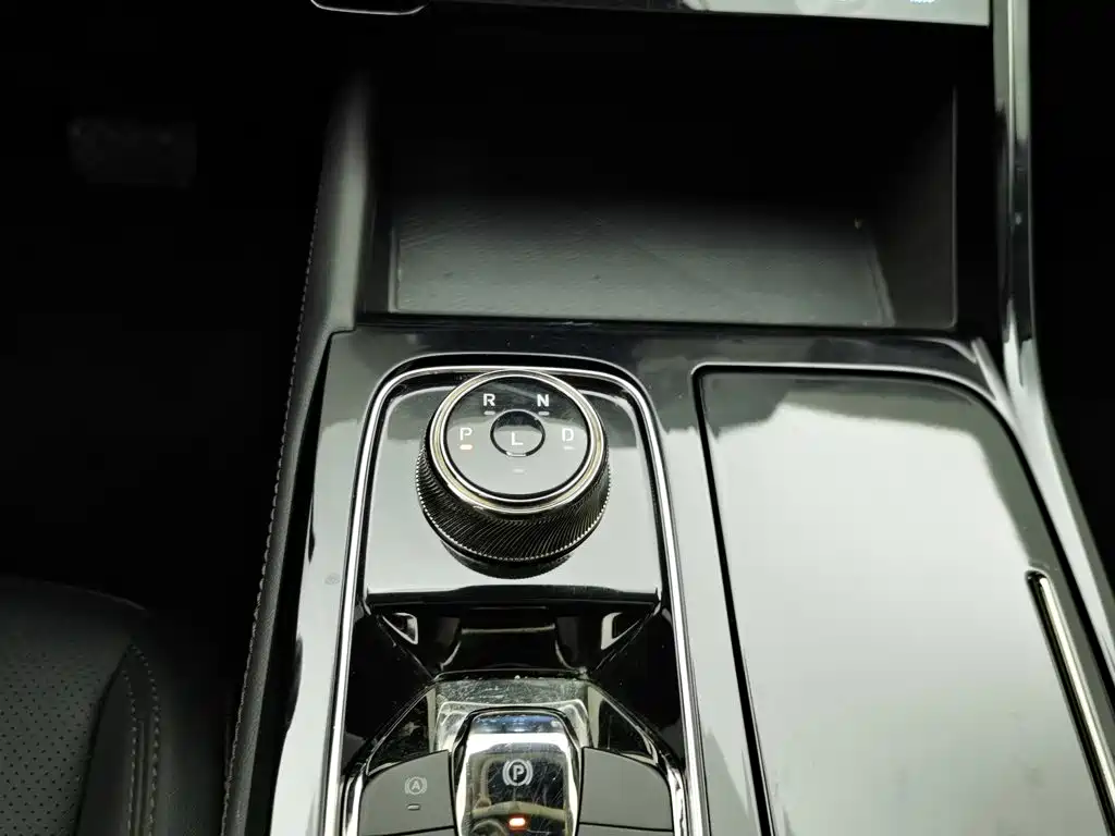 Ford Equator Sport — миниатюра 13