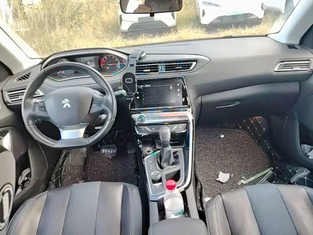 Peugeot 308 — миниатюра 10