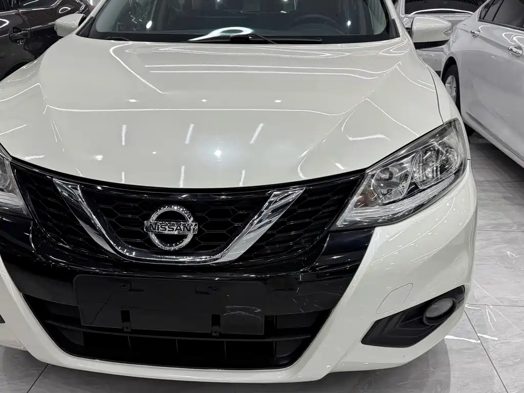 Nissan Tiida — миниатюра 4