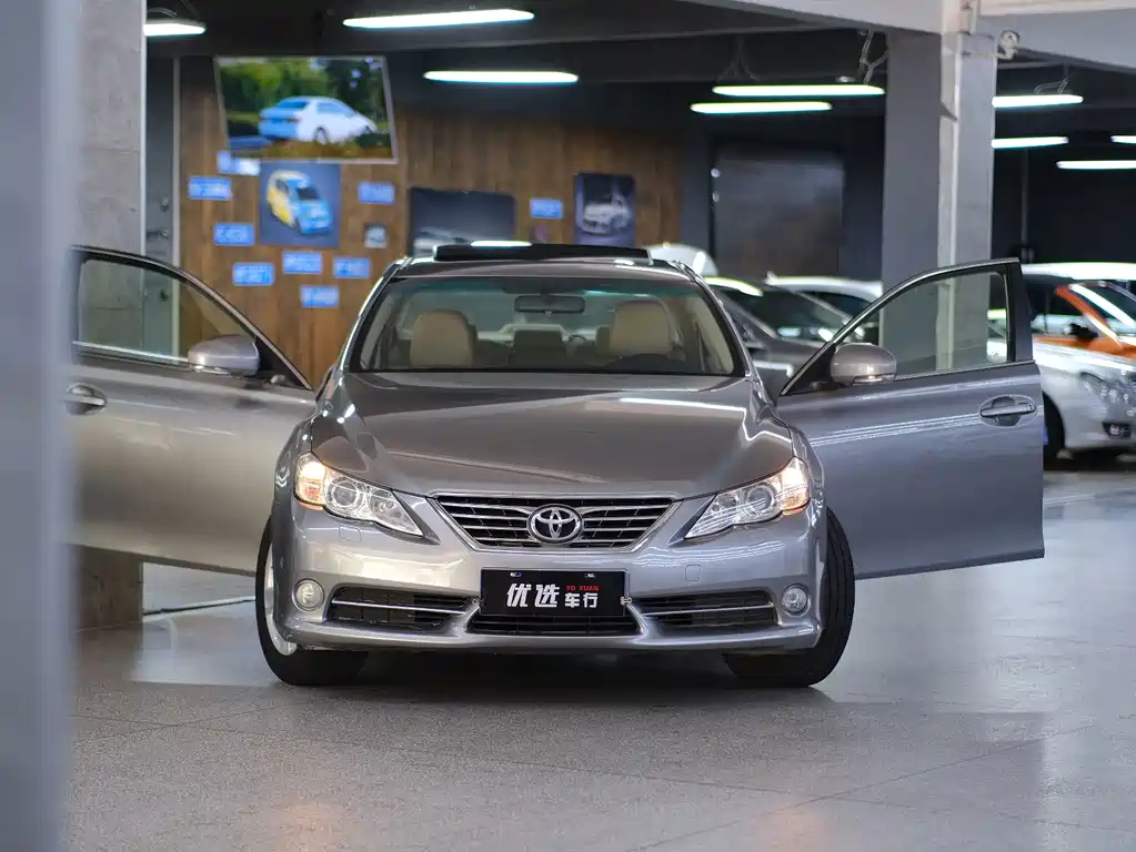 Toyota Reiz — миниатюра 9