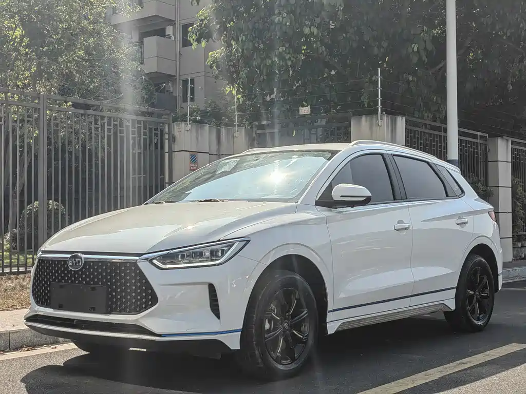 BYD e2