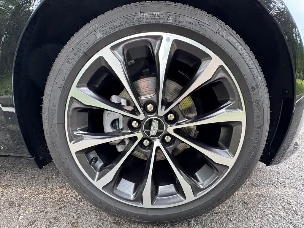 Cadillac CT5 — миниатюра 8