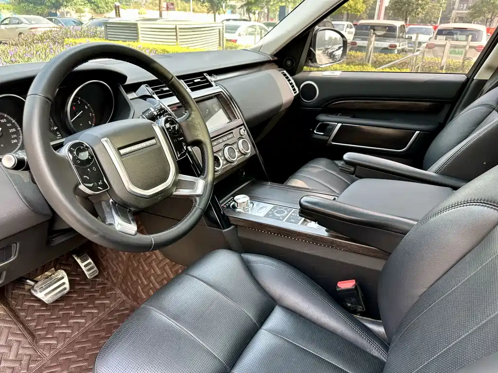 Land Rover Discovery 2019 3.0 SC V6 SE
