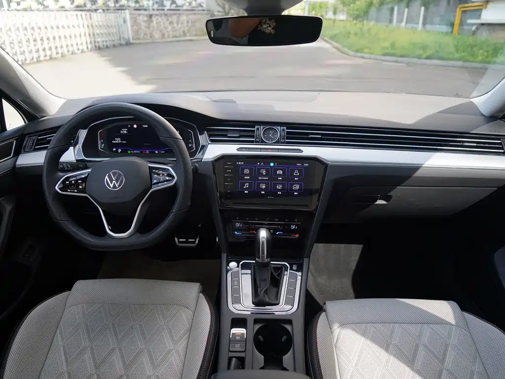 Volkswagen Magotan 2025 330TSI DSG Luxury