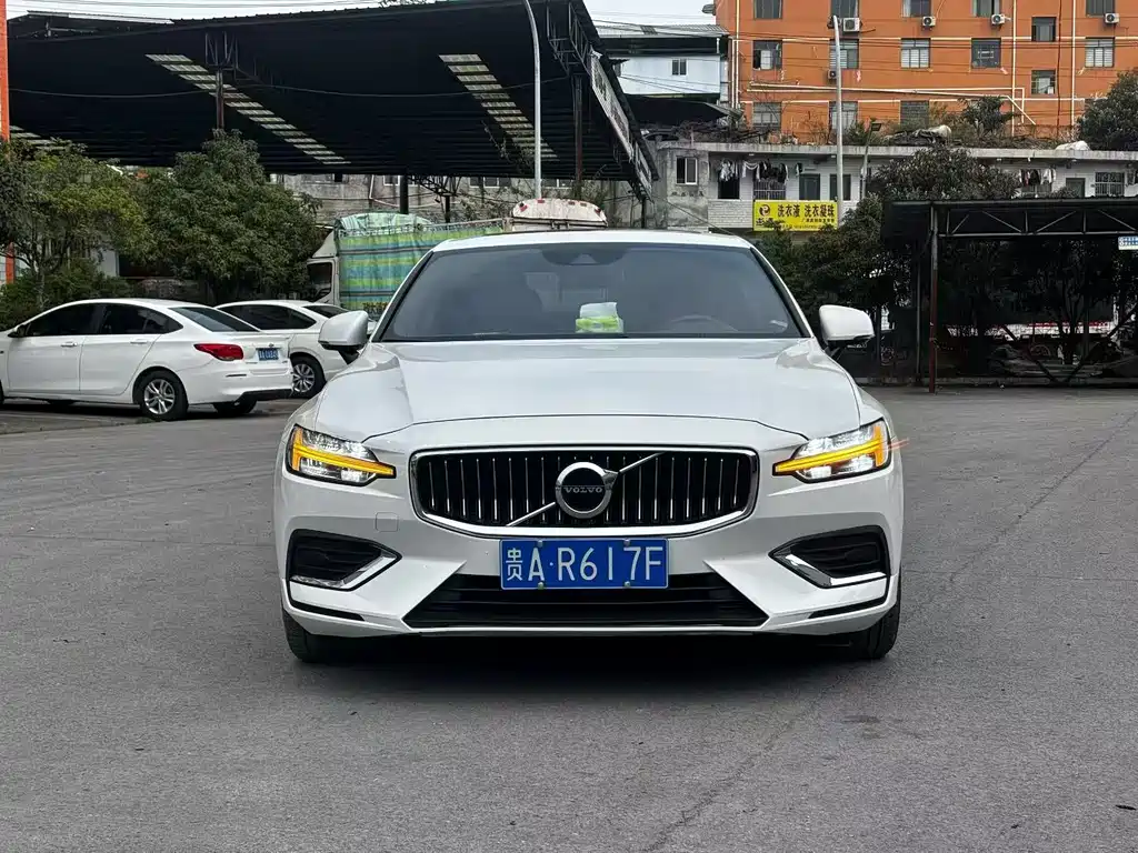 Volvo S60 2022 B4 Sport
