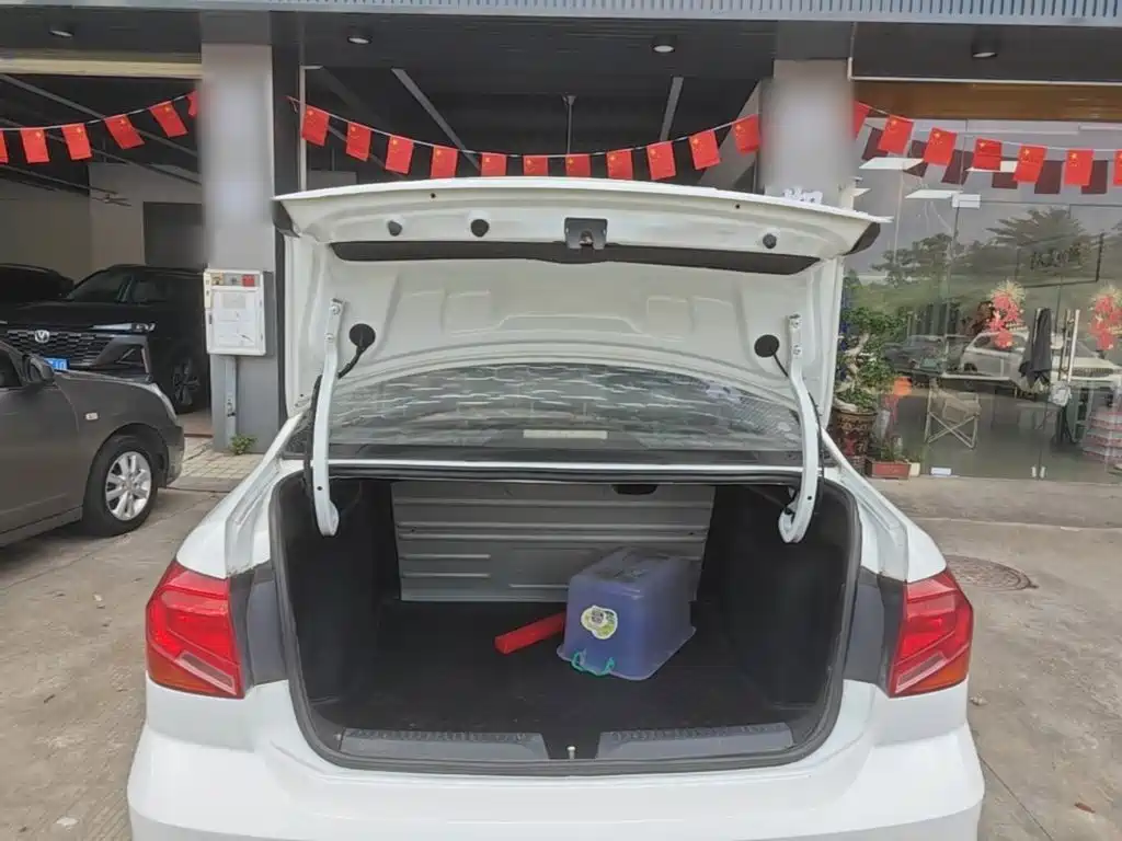 Volkswagen Jetta — миниатюра 19