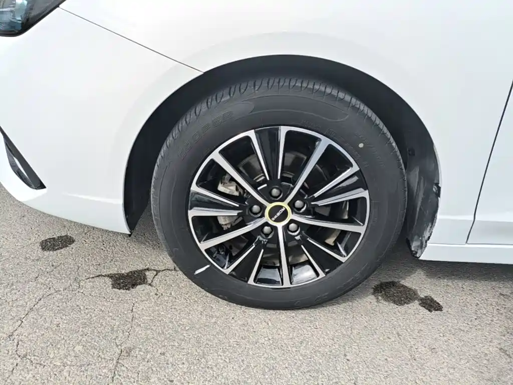 Roewe i5 — миниатюра 23