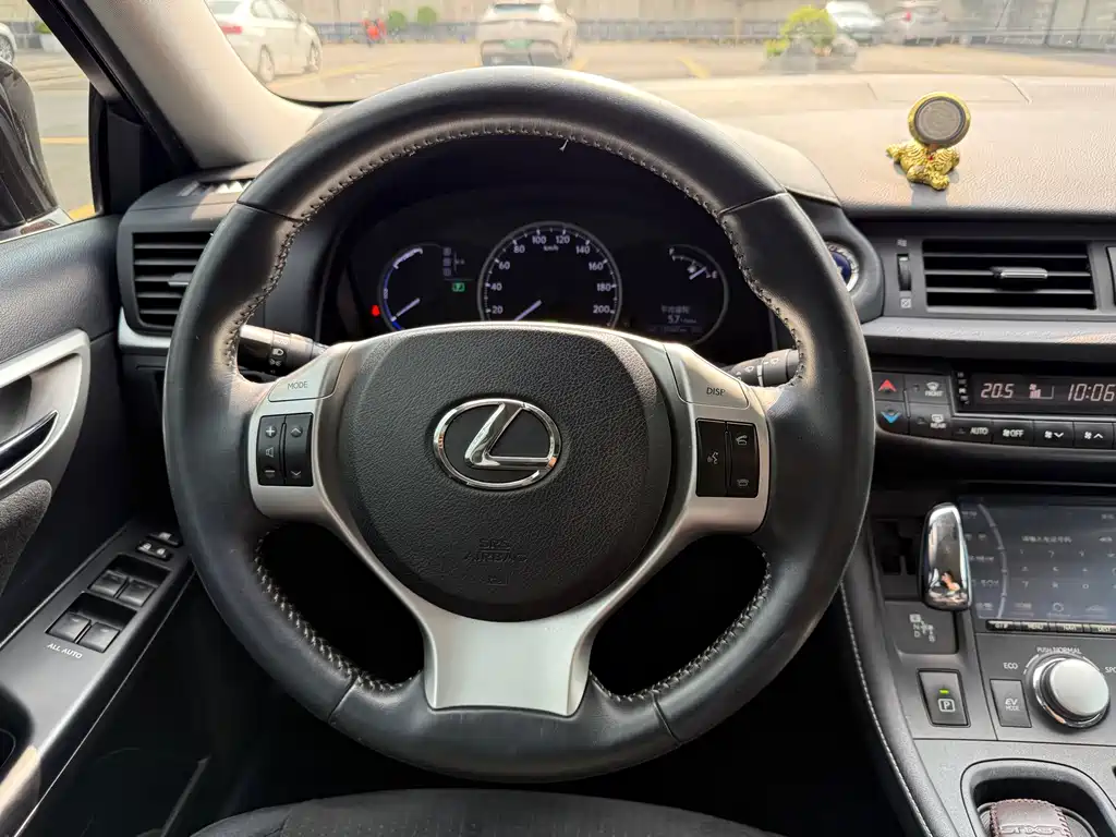 Lexus CT — миниатюра 13