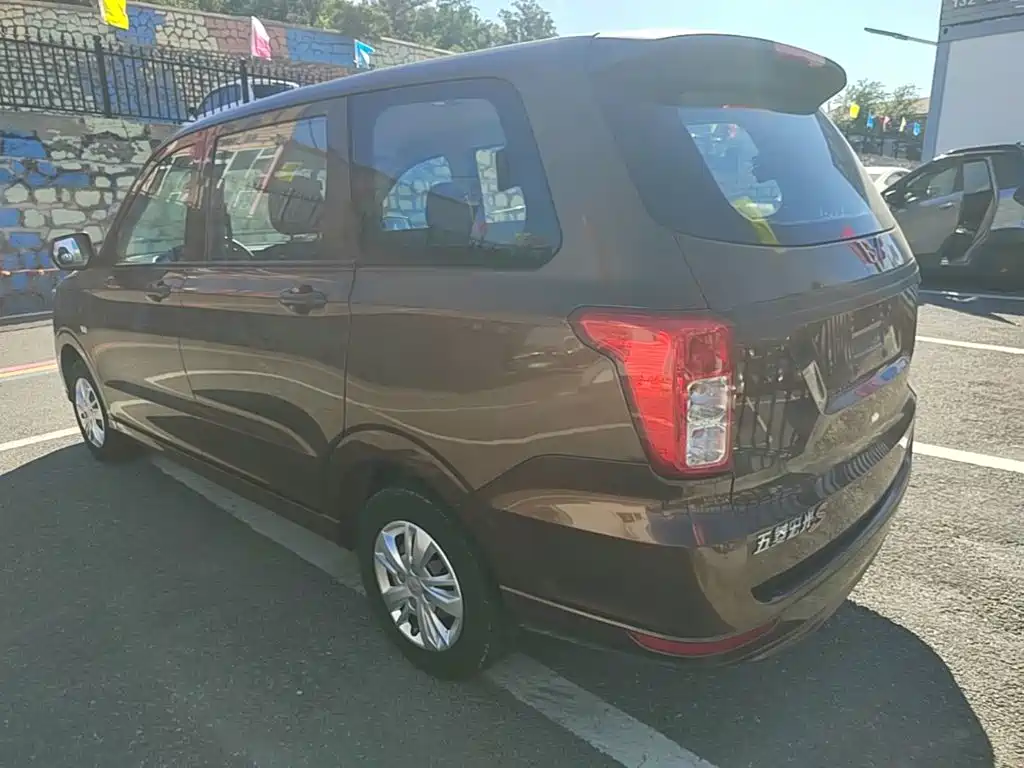 Wuling Hongguang — миниатюра 5