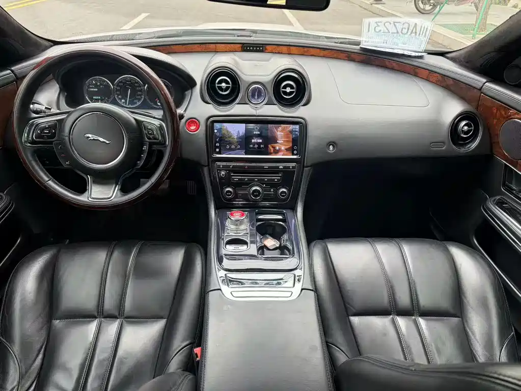 Jaguar XJ — миниатюра 5