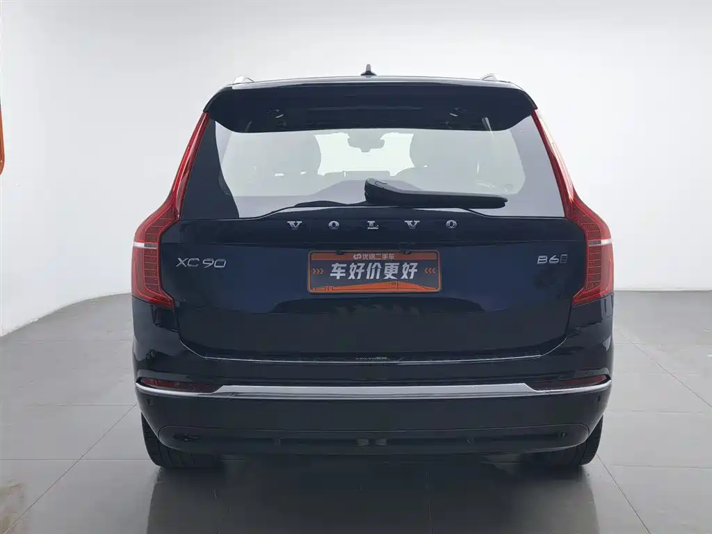 Volvo XC90 2023 B6 Luxury 7 мест