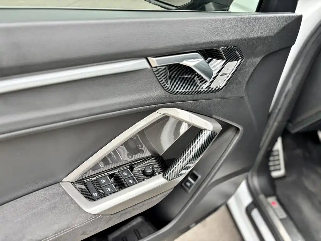 Audi Q3 - фото 15
