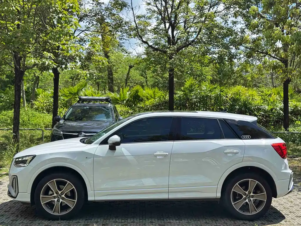 Audi Q2L 2022 35 TFSI Fashion