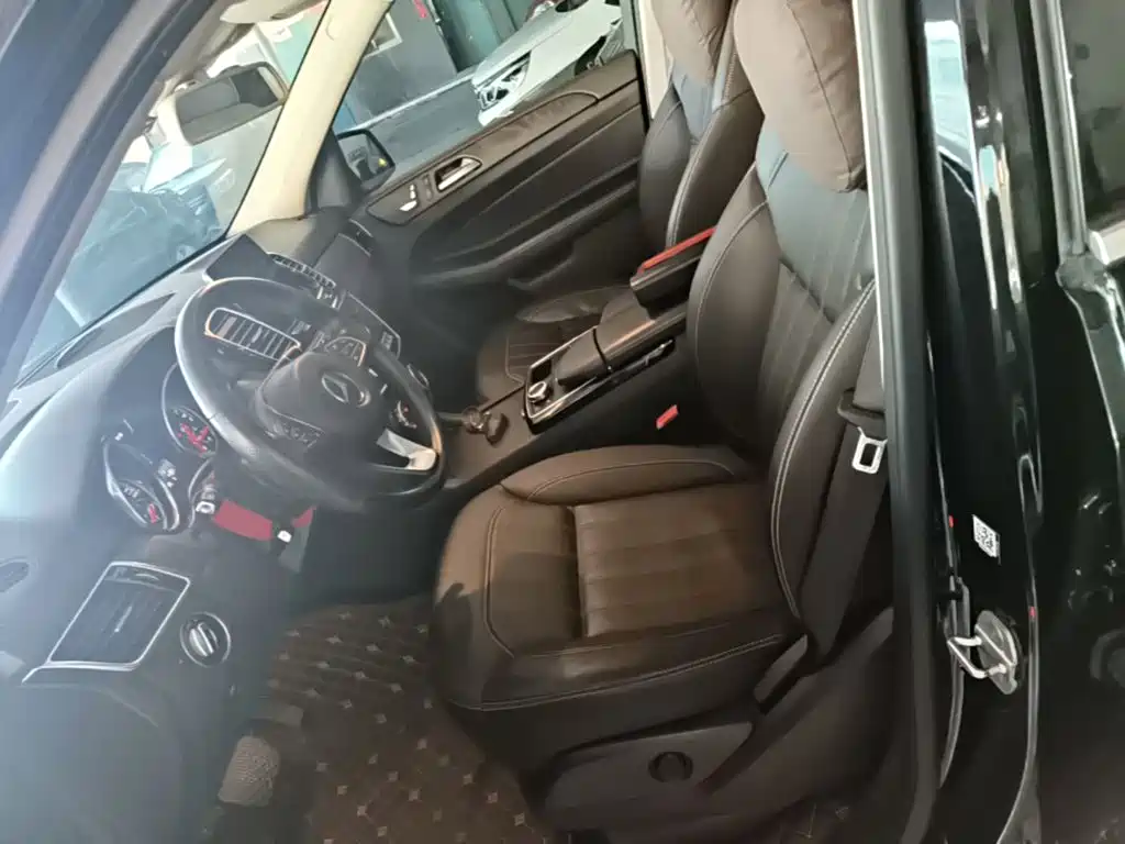 Mercedes-Benz GLE (Import) — миниатюра 15