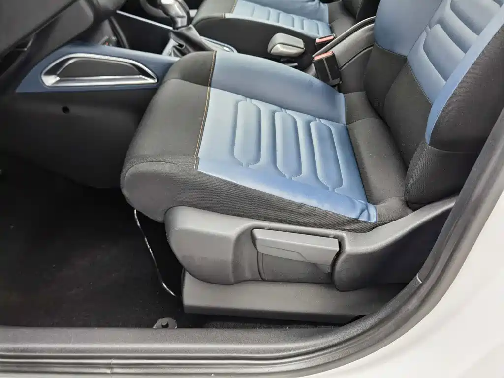 Citroen C4 Aircross — миниатюра 20