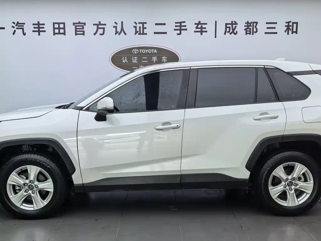 Toyota RAV4 — миниатюра 3