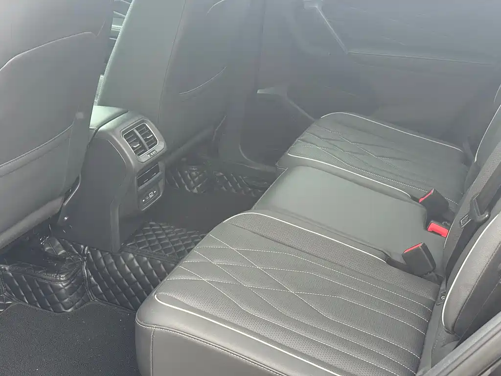 Volkswagen Tiguan L — миниатюра 8