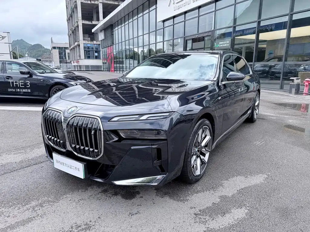 BMW i7 — миниатюра 2