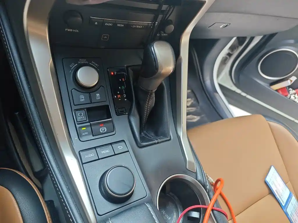 Lexus NX — миниатюра 15
