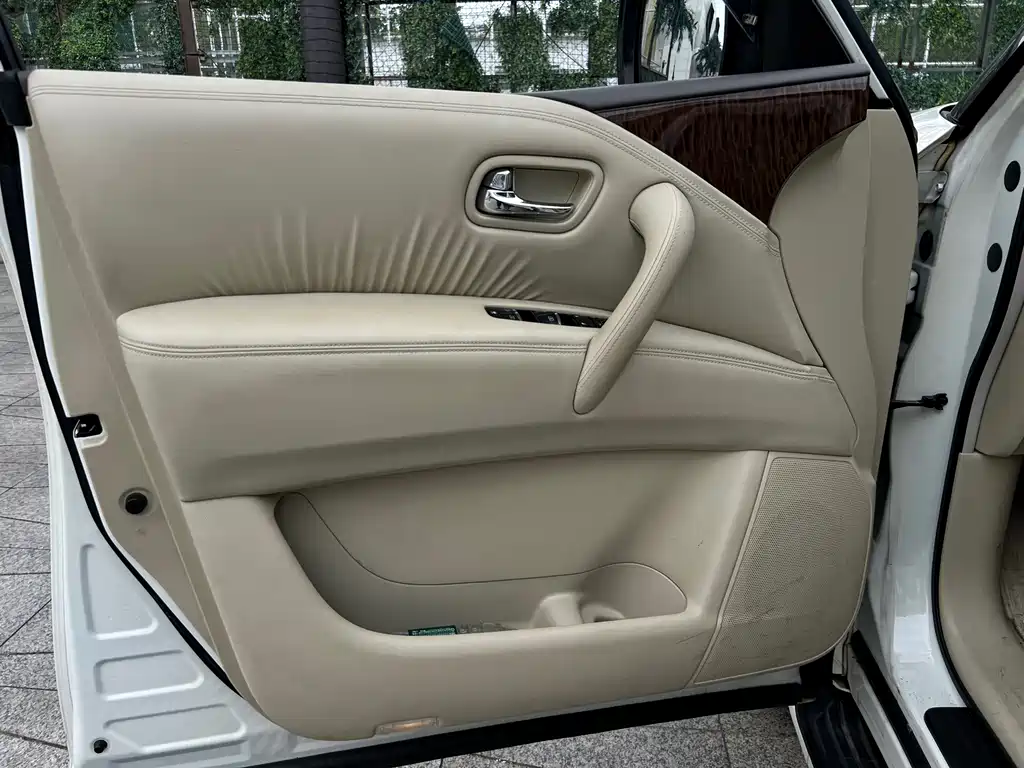 Nissan Patrol — миниатюра 22