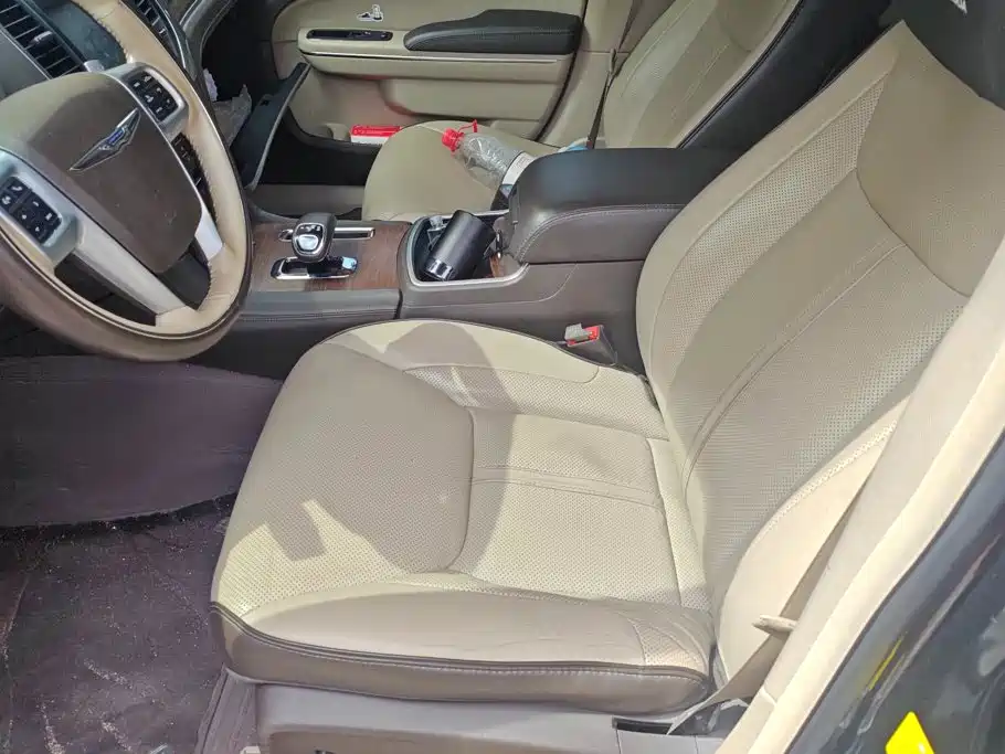 Chrysler 300C — миниатюра 9