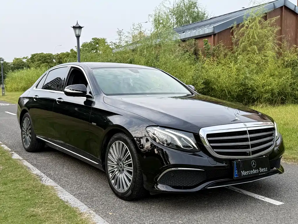 Mercedes-Benz E-Class — миниатюра 3