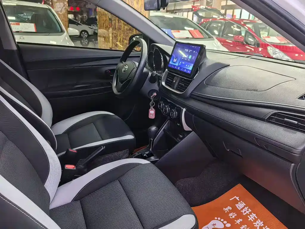 Toyota Yaris L — миниатюра 7