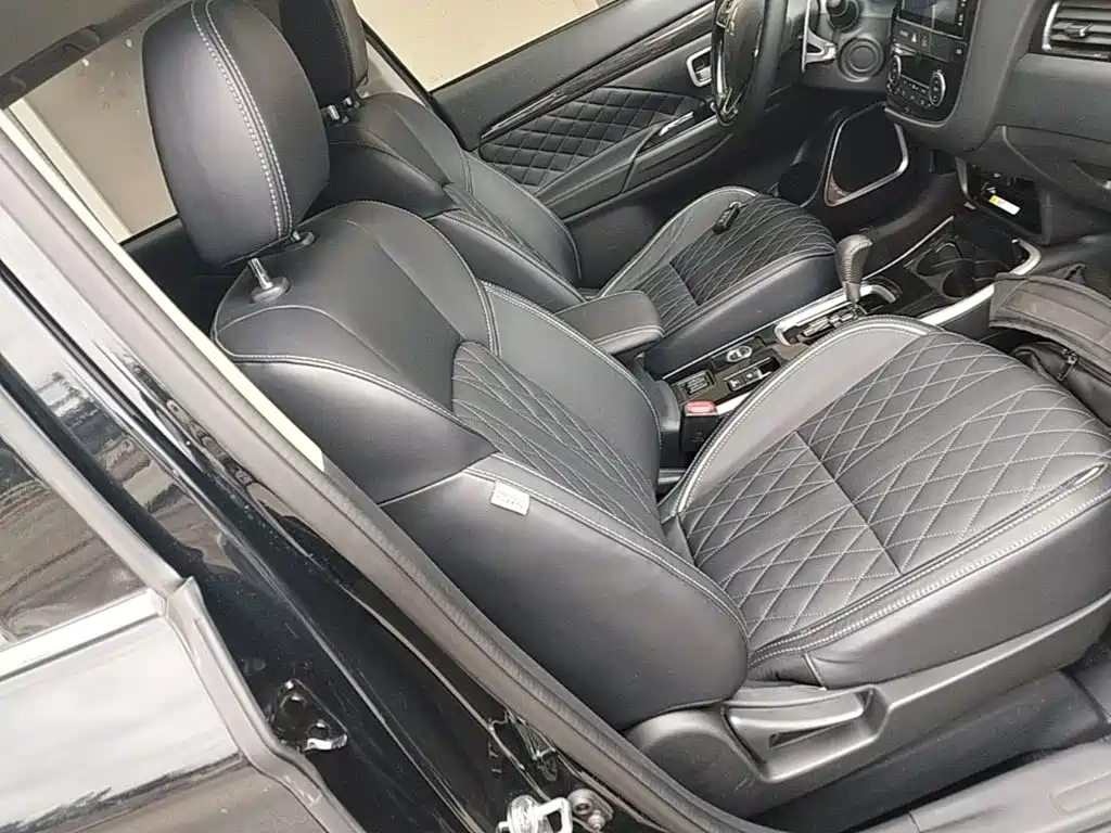 Mitsubishi Outlander — миниатюра 25