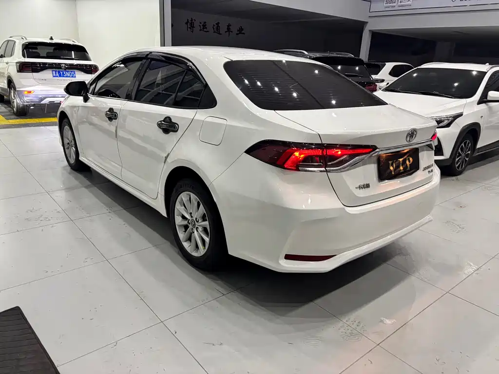 TOYOTA COROLLA