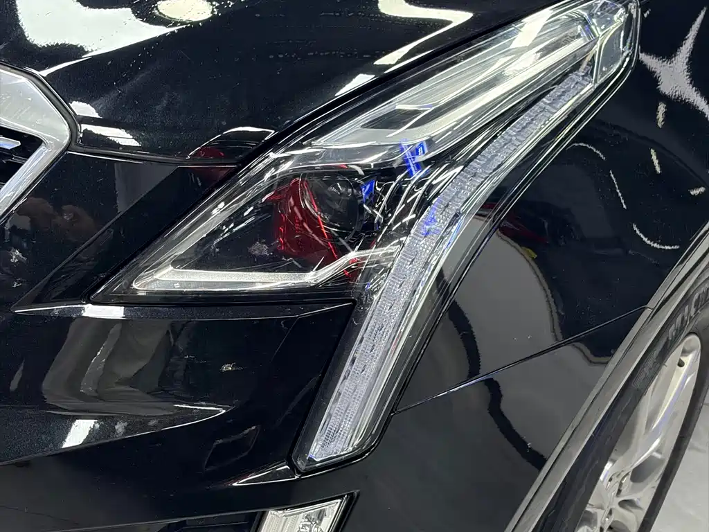 Cadillac XT5 — миниатюра 3